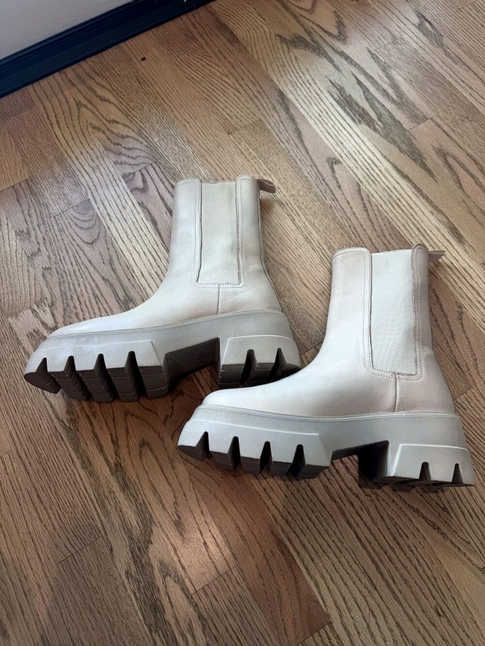 Thursday Boot Co Reign Chunky Lug Chelsea Boot Cream Leather Size 9.5